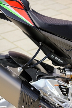 Aprilia RSV4 + Tuono V4 Auspuffhalter R&G