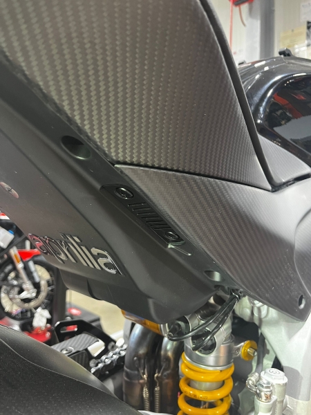 Fußrastenabdeckung Aprilia V 4